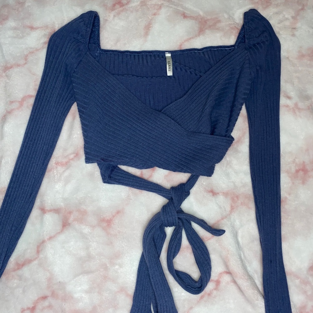 Cute blue top